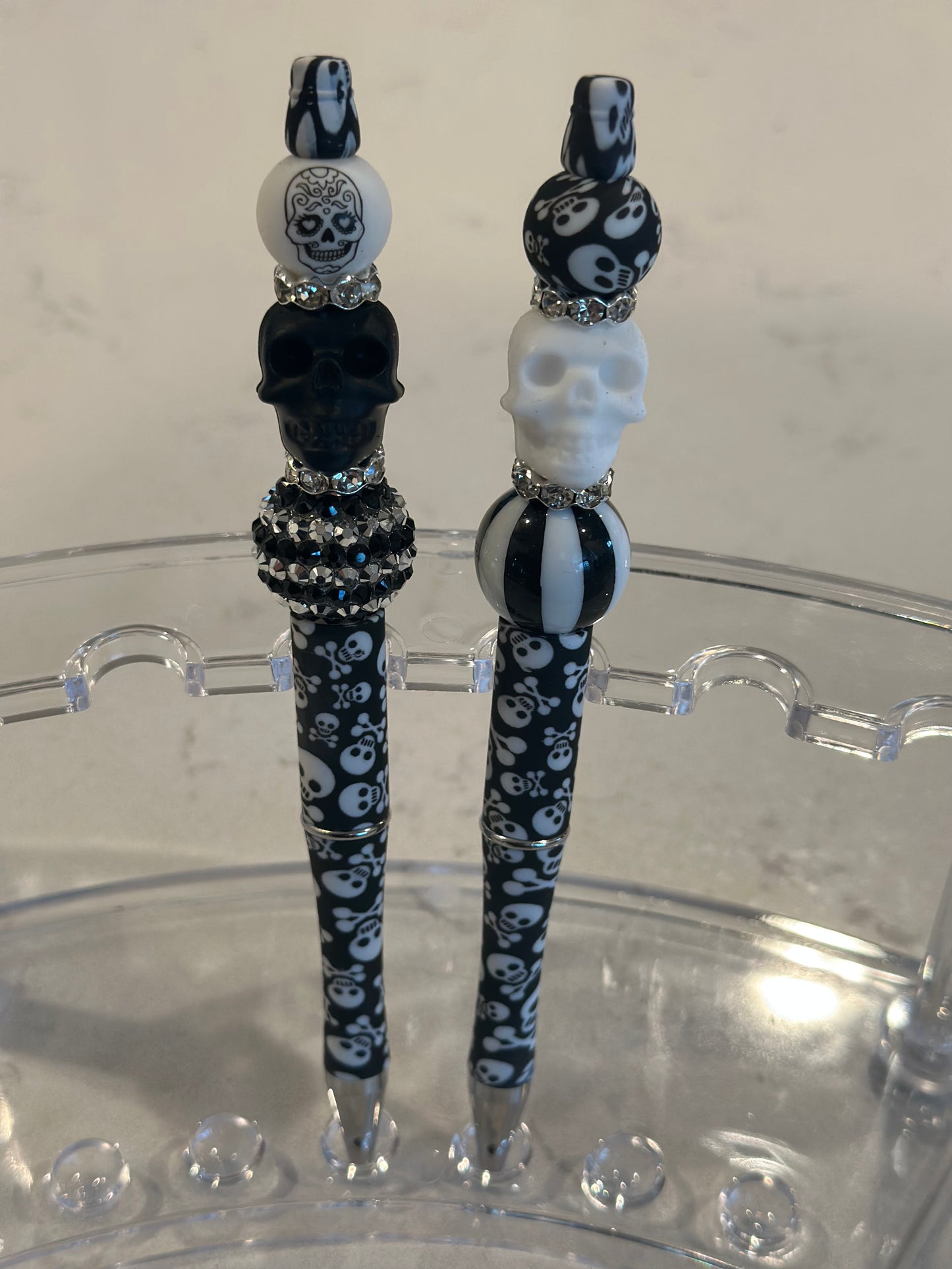Skeleton pen
