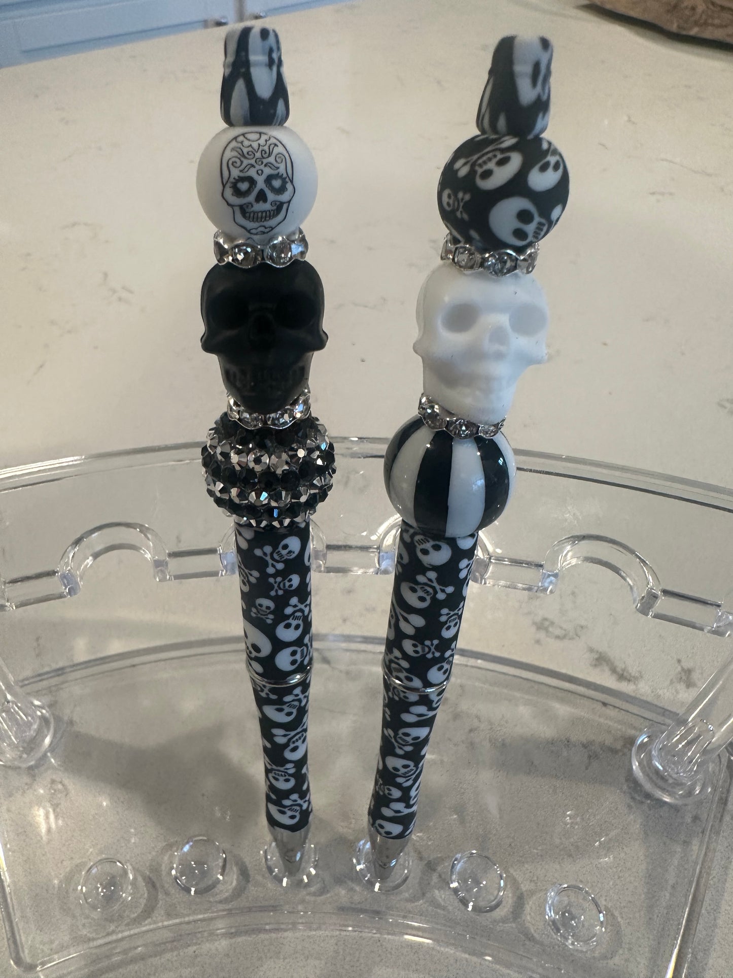 Skeleton pen